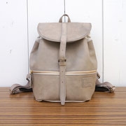 フォルナ（Folna） 革リュック