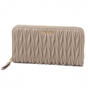 ミュウミュウ（Miu Miu） 財布