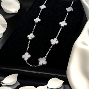 ヴァン クリーフ＆アーペル（Van Cleef & Arpels） ロングネックレス