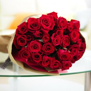 赤いバラの花束