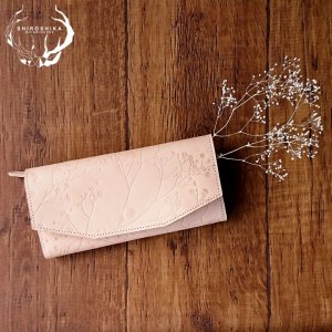 シロシカ（shiroshika） 革長財布