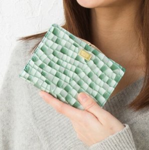 ナチュラルビューティー（NATURAL BEAUTY） 二つ折り財布