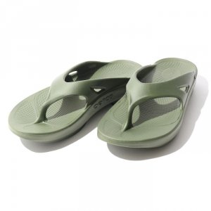 ウーフォス（OOFOS） スポーツサンダル