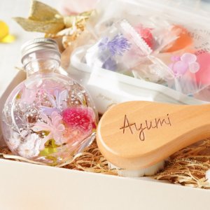 入浴剤とバスグッズのギフトセット