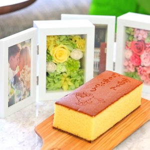 プリザーブドフラワーとスイーツのセット