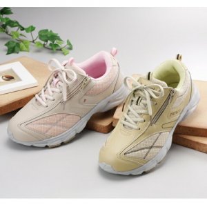 ウォーキングシューズ