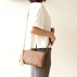 ボックスニジュウイチ（box21） 革ショルダーバッグ