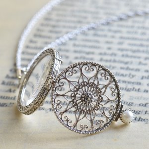 ペンダントルーペ