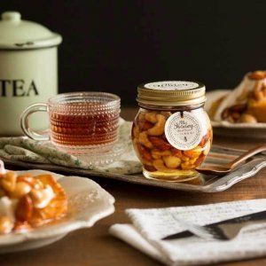 ナッツの蜂蜜漬け