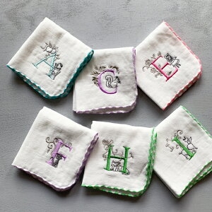 イニシャルハンカチ