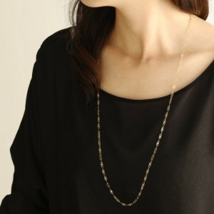 18金のロングネックレス