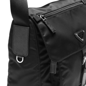 ナイロン バックル開閉 ショルダーバッグ