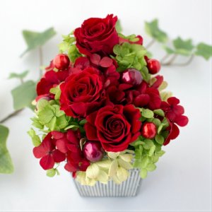 バラのプリザーブドフラワーアレンジメント