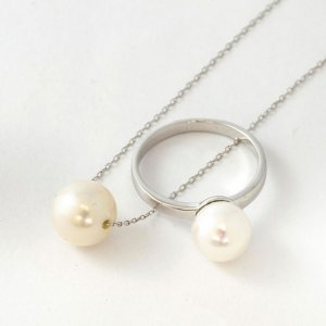 フローレス（Flowless） ネックレス＆リング