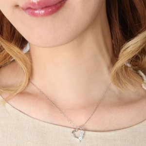 クレメンティア・デコール（Clementia Decor） ネックレス