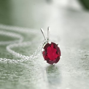 天然石のルビーネックレス