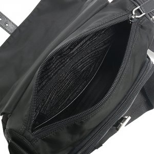 ナイロン バックル開閉 ショルダーバッグ