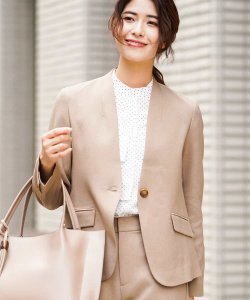 アー・ヴェ・ヴェ（a.v.v） ジャケット