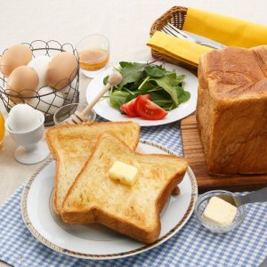 ボローニャ（BO-LO'GNE） 食パン