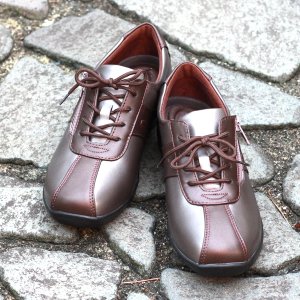 ウォーキングシューズ