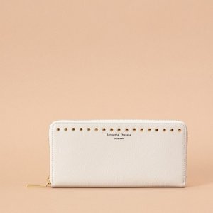 スタッズデザイン ラウンドジップ長財布