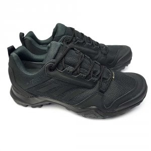 アディダス（adidas） 防水スニーカー