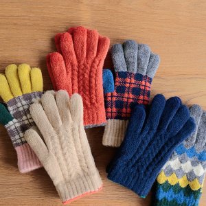 テスタバ（Tehtava） 手袋