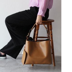 ヴィータフェリーチェ（Vita Felice） 革バッグ