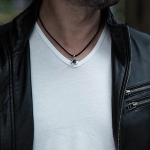 ロッソエブルー（rosso e blu） ネックレス