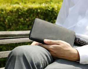 ヴェルボ（BELLVO） 革財布