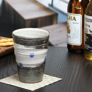 陶器のタンブラー