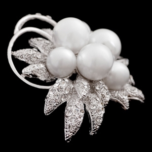 スワロフスキー（Swarovski） ブローチ