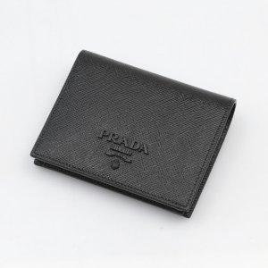 サフィアーノレザー メタルロゴ シングルカラー コンパクト 二つ折り財布