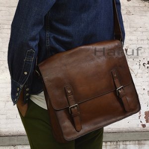 ハルフ（Haruf） 革ショルダーバッグ