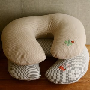 授乳クッション