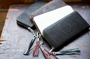 パッカパッカ（paccapacca） ラウンドファスナー財布