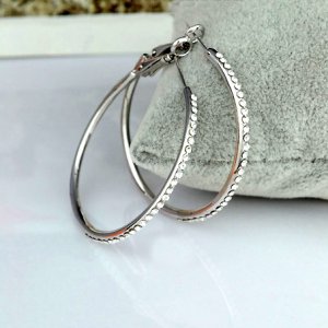 リリミア ピアス