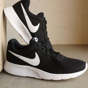 ランニングシューズ