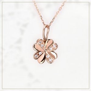カラット（CARAT） クローバーネックレス