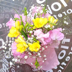 フリージアの花束