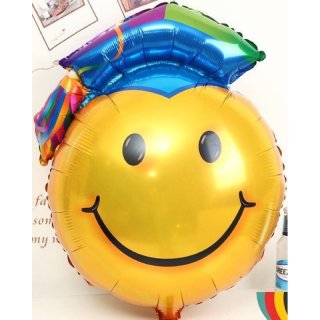 14. Balon Foil Graduation Smile, Gambaran Senyum untuk Mewakili Perasaan Usai Sidang 