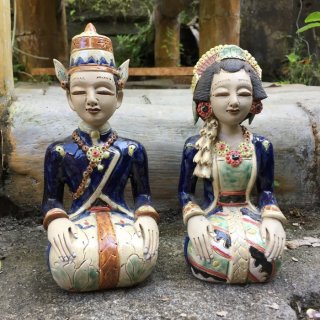 6. Pajangan Patung Loro Blonyo, Miniatur Patung Pasangan Romantis Adat Jawa