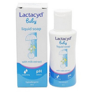 3. Lactacyd Baby Liquid Soap, Sabun Anak Kulit Sensitif dengan Ekstrak Susu yang Lembut