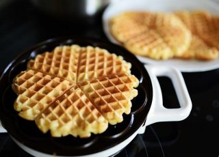 18. Kris waffle maker untuk pecinta wafel