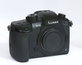 Lumix GH5