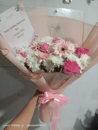 Hand Bouquet – 706 Buket Bunga Valentine Buket Bunga Wisuda Buket Bunga Cantik Bunga Fresh