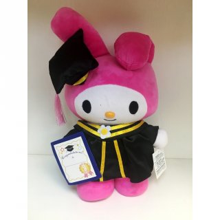 12. Boneka My Melody Graduation sebagai Pelengkap Wisuda