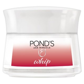 28. Ponds Age Miracle Day Whip Moisturizer Cream Anti Aging dengan Tekstur yang Ringan