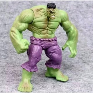 14. Hulk Figure Set yang Cowok Banget