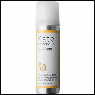 29. Kate Somerville UncompliKated SPF 50 Soft Focus Makeup Setting Spray, Formula SPF Tinggi yang Sekaligus Sebagai Proteksi
